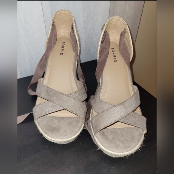 Torrid Womens Ankle Wrap Beige Platform Wedge - Picture 1 of 4